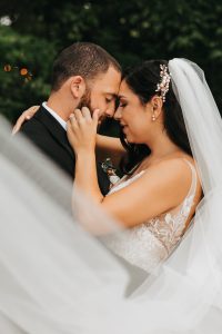 Summer-wedding-at-Lyons-Farmette-in-Lyons-Colorado-by-Alicia-D'Elia-Photography