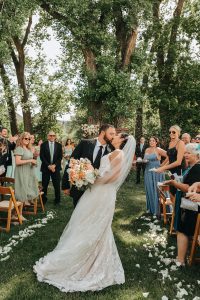 Summer-wedding-at-Lyons-Farmette-in-Lyons-Colorado-by-Alicia-D'Elia-Photography