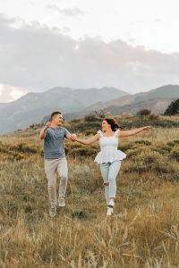 Summer-engagement-session-at-Rocky-Mountain-National-Park-with-Alicia-D'Elia-Photography-a-Colorado-Wedding-Photographer