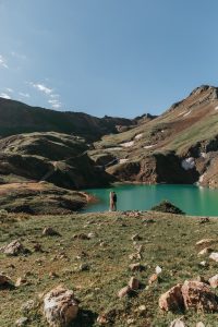 Summer-engagement-session-in-Ouray-Colorado-by-Alicia-D'Elia-Photography-a-Colorado-Wedding-Photographer