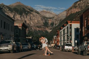 Summer-engagement-session-in-Telluride-Colorado-by-Alicia-D'Elia-Photography-a-Colorado-Wedding-Photographer