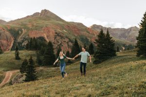 Summer-engagement-session-in-Ouray-Colorado-by-Alicia-D'Elia-Photography-a-Colorado-Wedding-Photographer