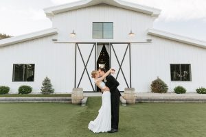 Summer-wedding-at-The-Woodlands-Colorado-by-Alicia-D'Elia-Photography