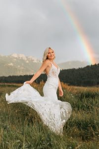 Bridal-portraits-at-Rocky-Mountain-National-Park-Colorado-by-Alicia-D'Elia