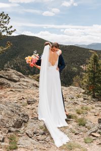 Summer-wedding-at-North-Star-Gatherings-Colorado-by-Alicia-D'Elia-Photography