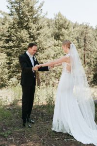 Summer-wedding-at-the-Woodlands-in-Colorado-by-Alicia-D'Elia-Photography