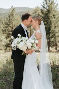Summer-wedding-at-the-Woodlands-in-Colorado-by-Alicia-D'Elia-Photography