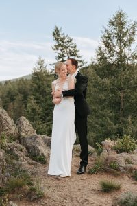 Summer-wedding-at-the-Woodlands-in-Colorado-by-Alicia-D'Elia-Photography