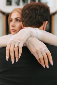 Modern-intimate-wedding-at-The-Surf-Hotel-&-Chateau-in-Buena-Vista,-Colorado-by-Alicia-D'Elia-Photography.-Colorado-wedding-photographer.