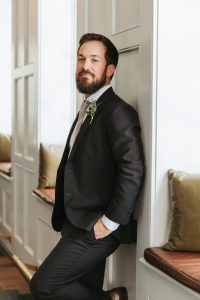 Modern-intimate-wedding-at-The-Surf-Hotel-&-Chateau-in-Buena-Vista,-Colorado-by-Alicia-D'Elia-Photography.-Colorado-wedding-photographer.