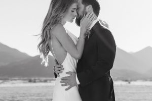 Modern-intimate-wedding-at-The-Surf-Hotel-&-Chateau-in-Buena-Vista,-Colorado-by-Alicia-D'Elia-Photography.-Colorado-wedding-photographer.