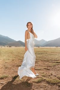 Modern-intimate-wedding-at-The-Surf-Hotel-&-Chateau-in-Buena-Vista,-Colorado-by-Alicia-D'Elia-Photography.-Colorado-wedding-photographer.