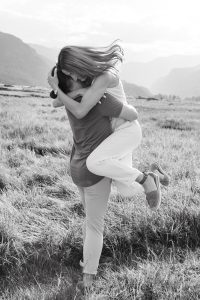 Summer-sunset-engagement-session-at-Rocky-Mountain-National-Park-Colorado-by-Alicia-D'Elia-photography.