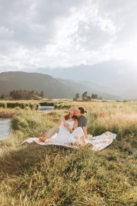Summer-sunset-engagement-session-at-Rocky-Mountain-National-Park-Colorado-by-Alicia-D'Elia-photography.