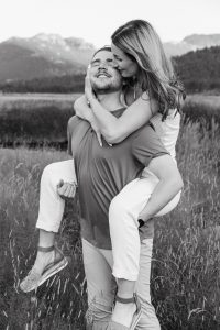 Summer-sunset-engagement-session-at-Rocky-Mountain-National-Park-Colorado-by-Alicia-D'Elia-photography.