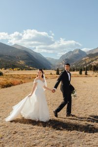 Fall-wedding-at-Skyview-at-Fall-River-Village-in-Estes-Park-Colorado-by-Alicia-D'Elia-Photography.