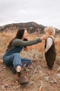 Family lifestyle photography by Alicia D'Elia, Colorado family photographer.