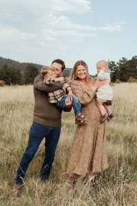 Family session in Evergreen, Colorado by Alicia D'Elia Photography.