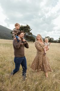 Family session in Evergreen, Colorado by Alicia D'Elia Photography.