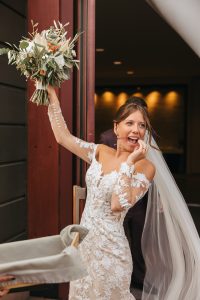 Fun, easy-going, beautiful fall wedding in Avon, Colorado by Alicia D'Elia Photography.