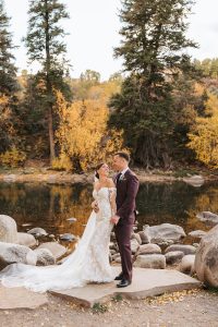 Fun, easy-going, beautiful fall wedding in Avon, Colorado by Alicia D'Elia Photography.