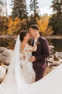 Fun, easy-going, beautiful fall wedding in Avon, Colorado by Alicia D'Elia Photography.