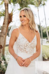 Luxury outdoor Florida wedding in Coconut Point, Florida by Alicia D'Elia Photography.