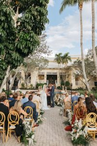 Luxury outdoor Florida wedding in Coconut Point, Florida by Alicia D'Elia Photography.