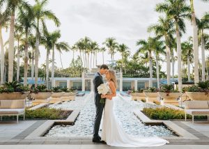 Luxury outdoor Florida wedding in Coconut Point, Florida by Alicia D'Elia Photography.