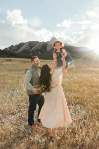 Family session at the Flatirons in Boulder Colorado by Alicia D'Elia Photography.