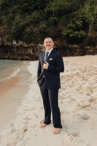 Elopement on the beach in Guam by Alicia D'Elia Photography.