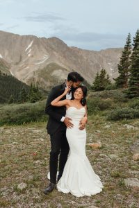 Bride and groom portraits in the Colorado mountains by Denver photographer - Alicia D'Elia.