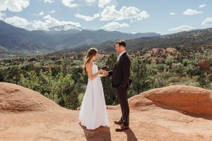 Garden of the Gods elopement photographer - Alicia D'Elia Photography.