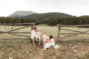 Laid back, fun family photos in the mountains of Colorado by Alicia D'Elia Photography.