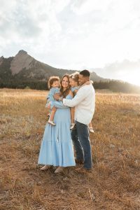 Candid family photo session at Chautauqua Park in Boulder, Colorado by Alicia D'Elia Photography.